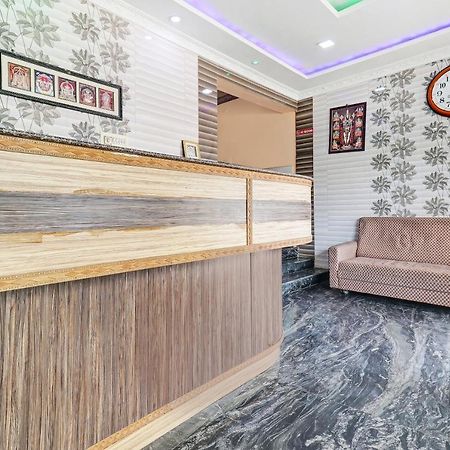 Oyo 81409 Hotel Sivajothi Thoothukudi Buitenkant foto