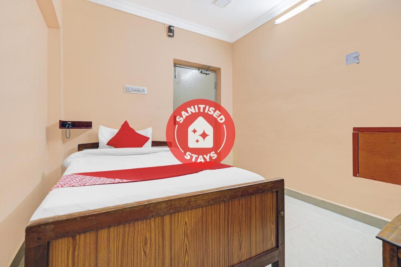 Oyo 81409 Hotel Sivajothi Thoothukudi Buitenkant foto