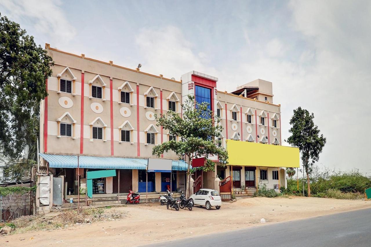 Oyo 81409 Hotel Sivajothi Thoothukudi Buitenkant foto