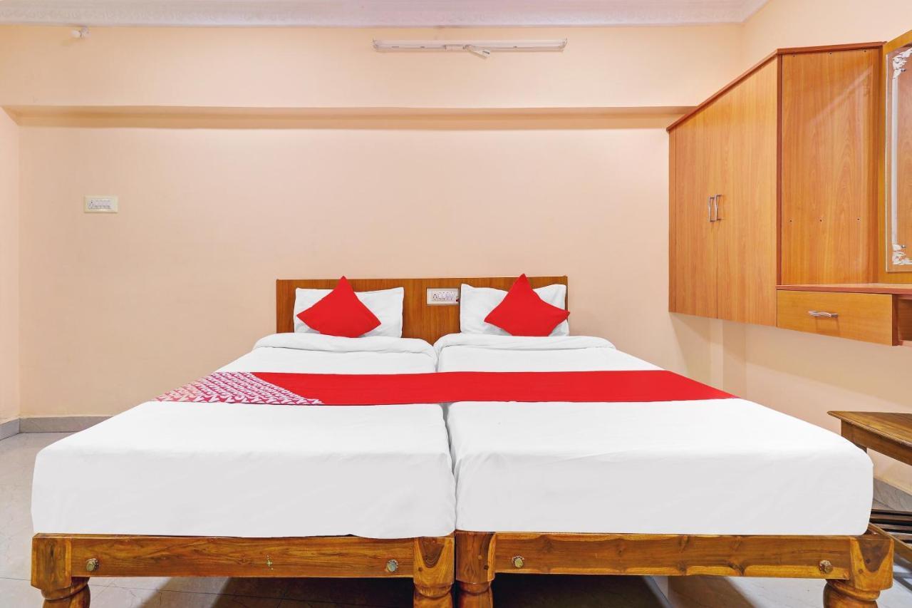Oyo 81409 Hotel Sivajothi Thoothukudi Buitenkant foto