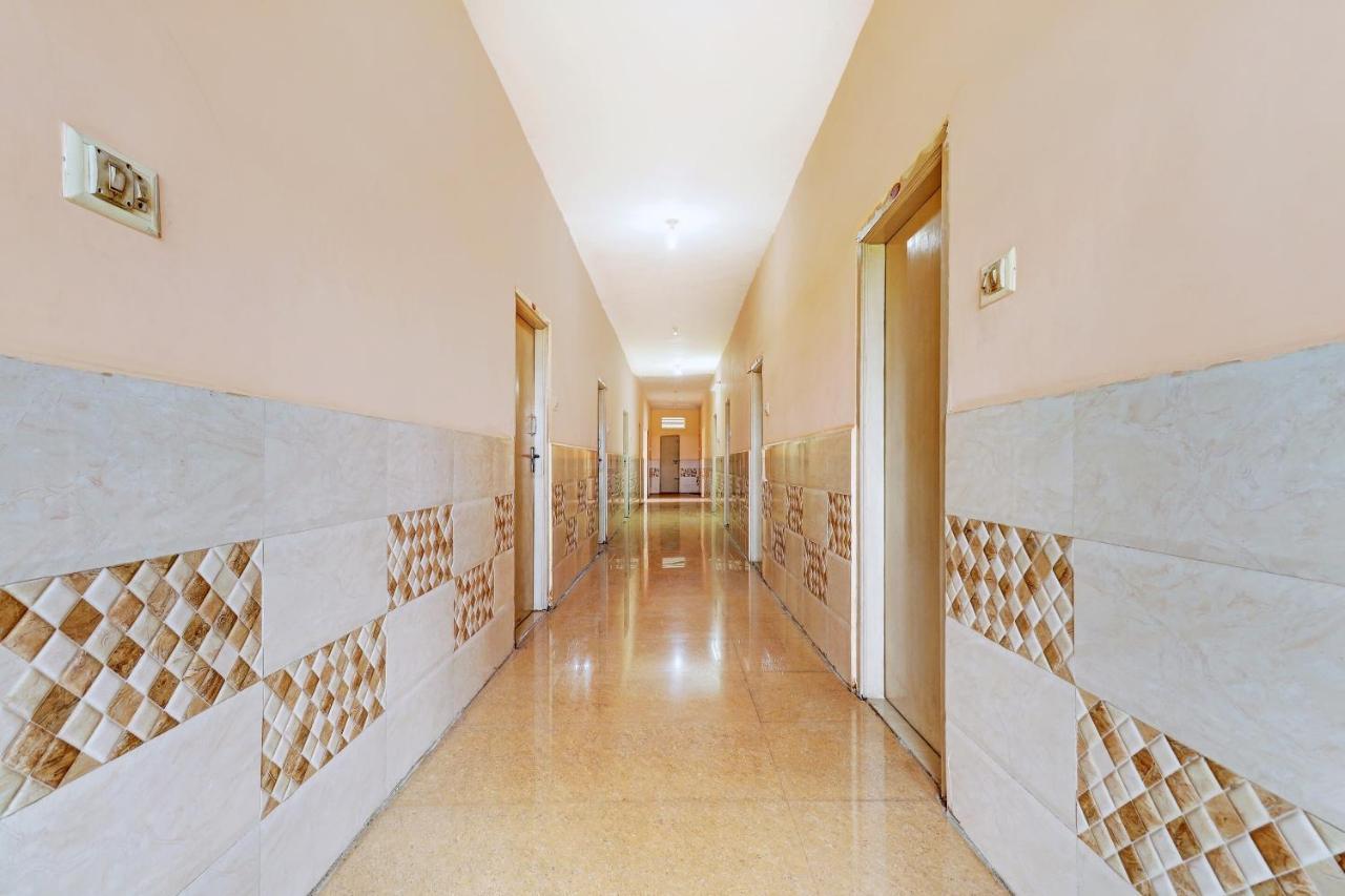 Oyo 81409 Hotel Sivajothi Thoothukudi Buitenkant foto