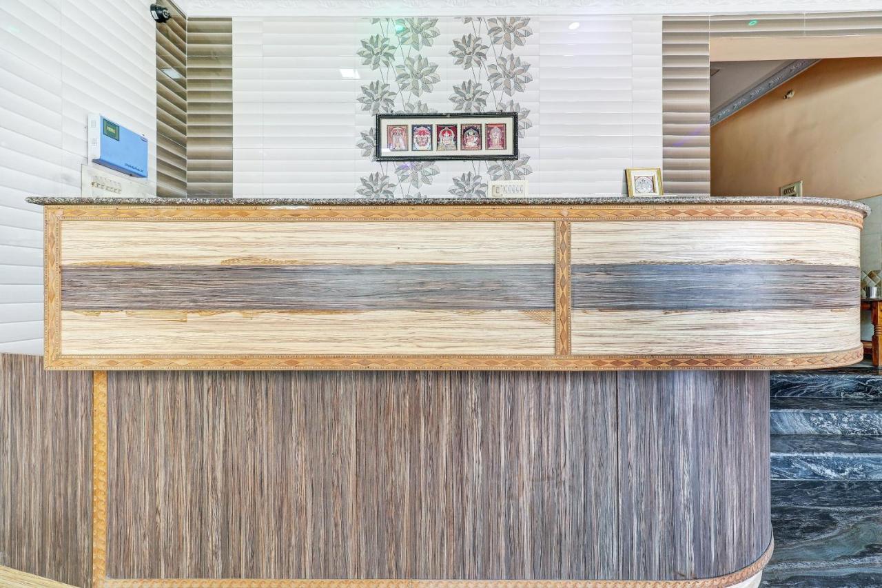 Oyo 81409 Hotel Sivajothi Thoothukudi Buitenkant foto