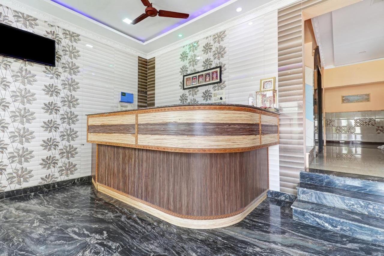 Oyo 81409 Hotel Sivajothi Thoothukudi Buitenkant foto