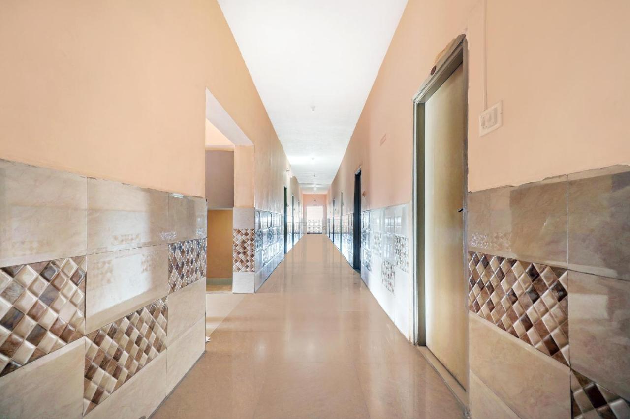Oyo 81409 Hotel Sivajothi Thoothukudi Buitenkant foto