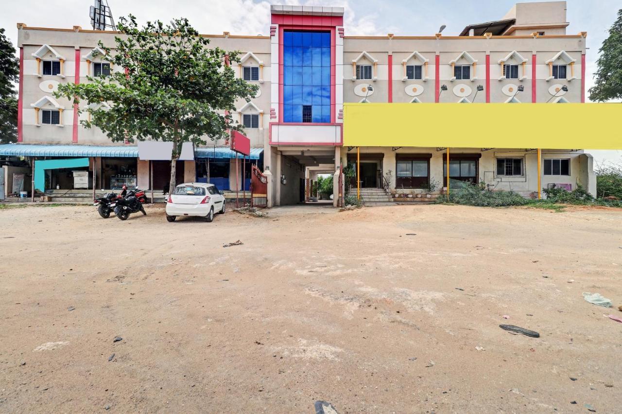 Oyo 81409 Hotel Sivajothi Thoothukudi Buitenkant foto